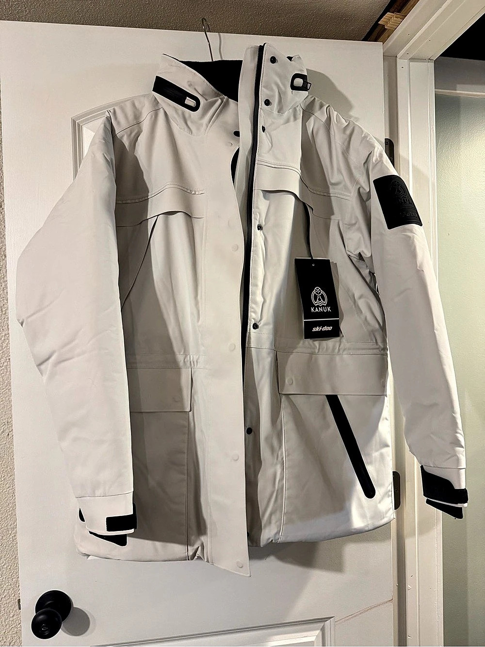 Kanuk Typha Trail Jacket Women's Ski Jacket White & Black NWT